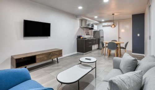 2 Queen Beds, 2 Bedroom Apartment, Balcony