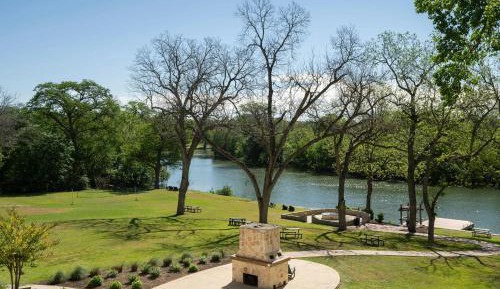 One-Bedroom King Suite with River View and Sofa Bed - Hearing Accessible