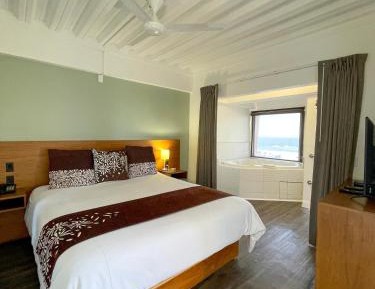 Suite with Spa Bath
