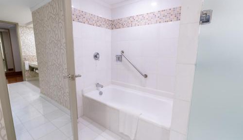 Premium Level Master Suite