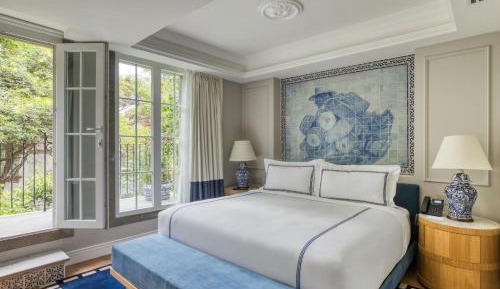 King Suite with Balcony