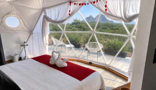 Deluxe Double or Twin Room with Mountain View