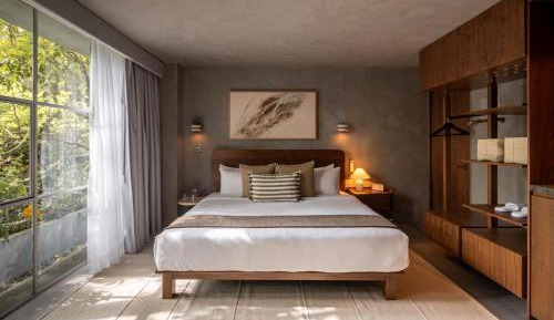 Suite with City View