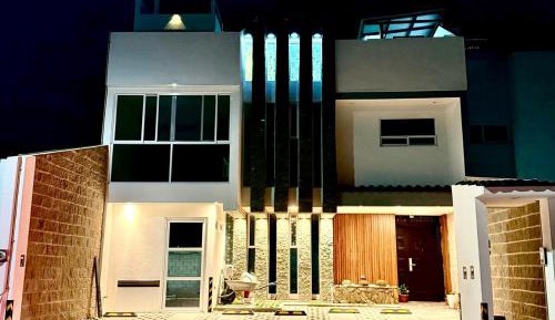 One-Bedroom Loft Apartment with Balcony