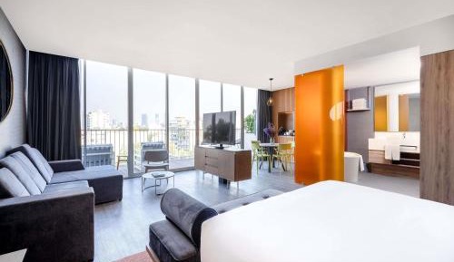 Condesa King Suite with Balcony