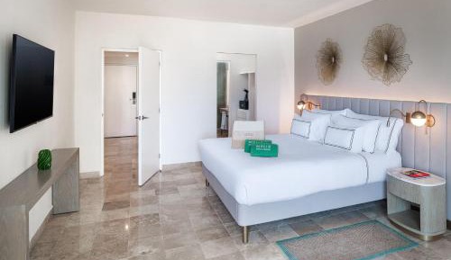 The Level Suite Ocean View With Balcony