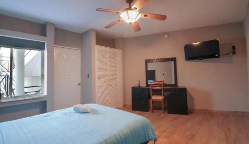 Standard Queen Room