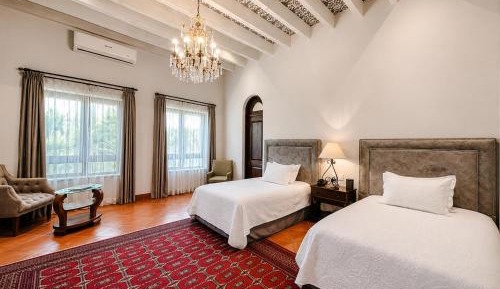 Standard Double Suite