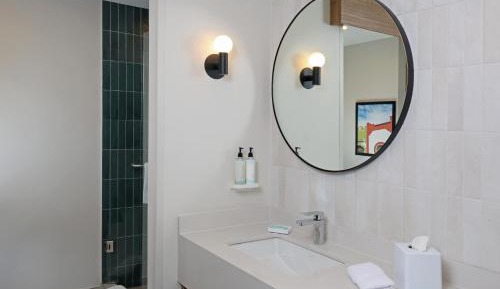 King Studio Suite with City View