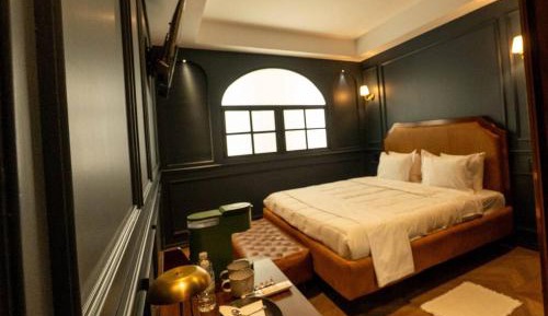 Superior King Suite