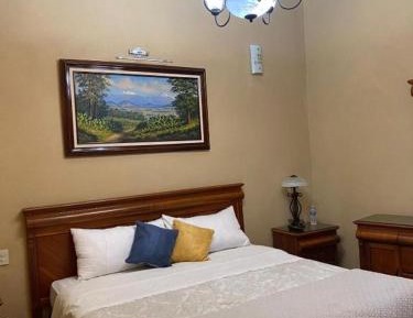 Queen Suite with Spa Bath