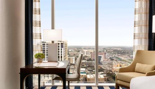 Signature Corner Queen Room with Two Queen Beds and Skyline View