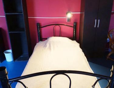 Single Bed in Mixed Dormitory Room