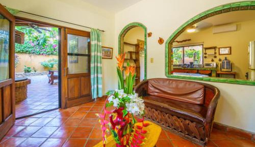 Ground Floor Apartment / Tulipan