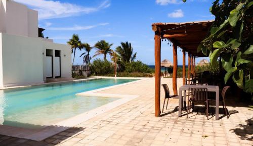 Apartment with Pool View 