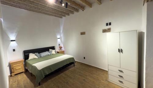 Deluxe Studio