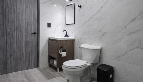Superior One-Bedroom Apartment