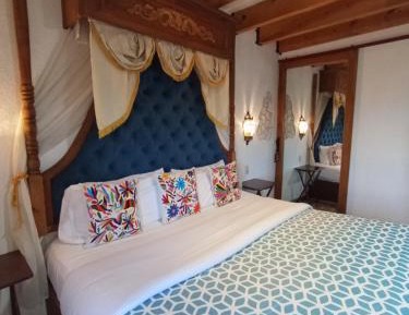Deluxe King Suite