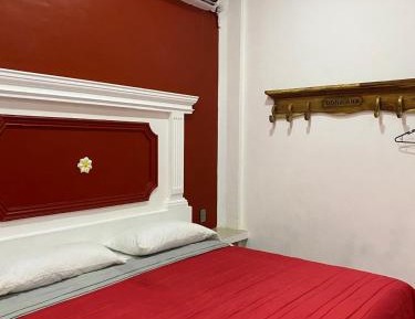 Standard Queen Room
