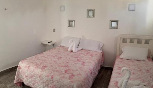 Deluxe Room (2 Adults + 1 Child)