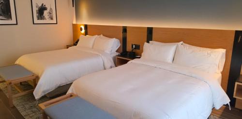 Standard Queen Room with Two Queen Beds
