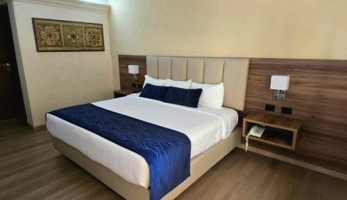 Deluxe Queen Room