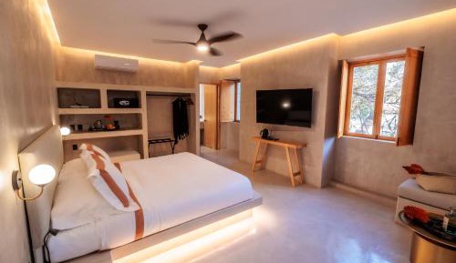 Deluxe King Studio