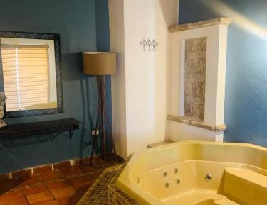Deluxe Suite with Spa Bath