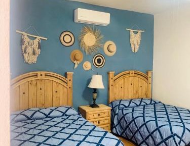 Deluxe Queen Suite