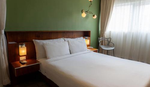 Standard Queen Room