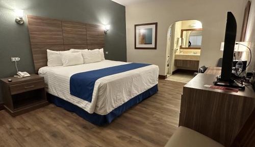 King Room - Non-Smoking