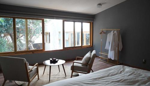 Deluxe Queen Room