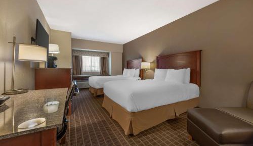 Deluxe Queen Room with Two Queen Beds with Mountain View