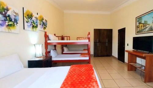 Standard Twin Room with Shared Bathroom