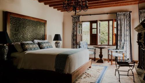 Suite with Hot Tub (Mizquitl)