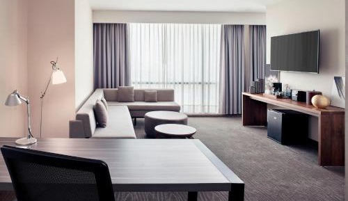 Junior Suite with One King Bed, Non-Smoking