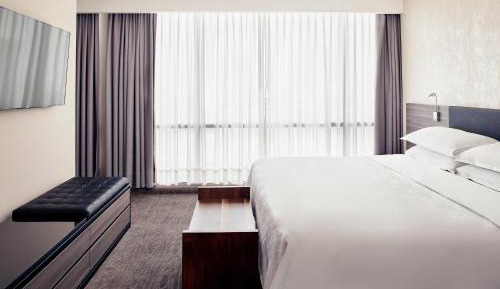 Master Suite with One King Bed, Non-Smoking