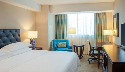 Corner Suite, Club lounge access, 1 Bedroom Suite, 1 King   