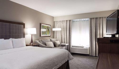 King Room with Sofa Bed and Study - Non-Smoking