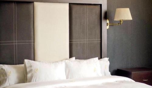 King Room with Spa Bath