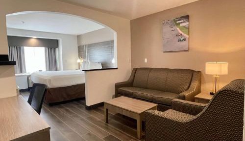 King Room with Roll-in Shower - Disability Access/Non-Smoking