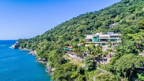 Villa - Beach Front
