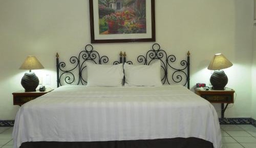 Suite with Garden View
