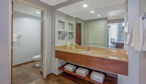Queen Room with Two Queen Beds - Mobility Access/Non-Smoking