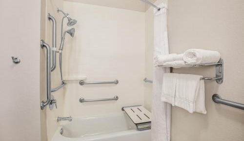 King Suite with Mobility Accessible Tub - Non-Smoking
