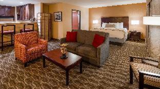 Suite with Two Double Beds and Sofa Bed - Roll-In Shower/Disability Access