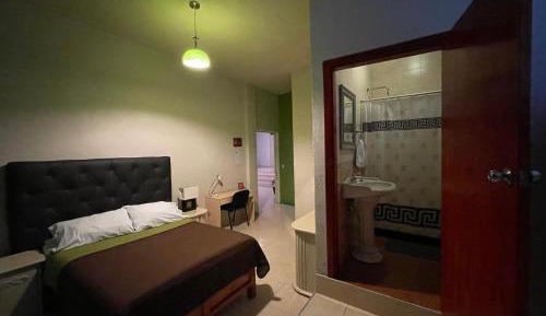 Standard Queen Room