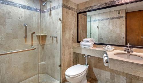Queen Room with City View - Non-Smoking