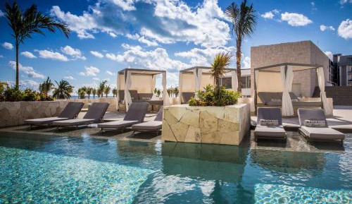 Swim Up suite with Outdoor Jacuzzi - Free Wifi