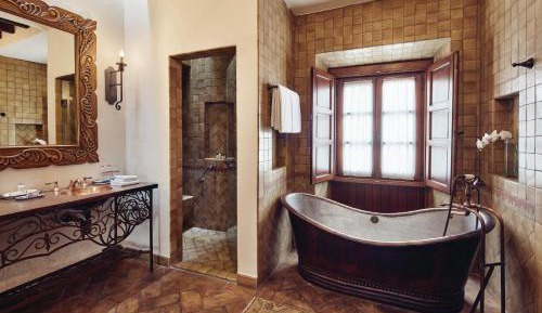 Suite with Balcony (Cantera)